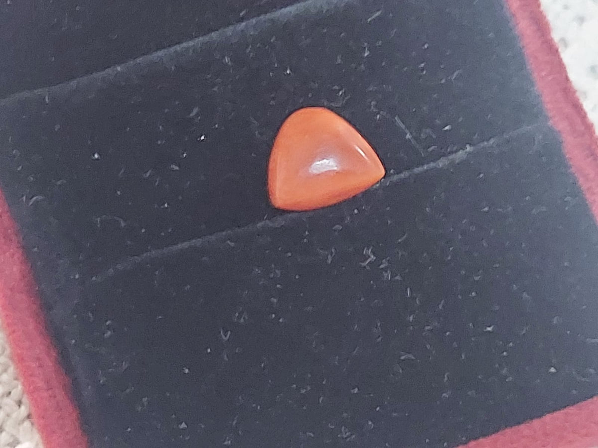 8 Ratti Triangle Moonga Stone Price