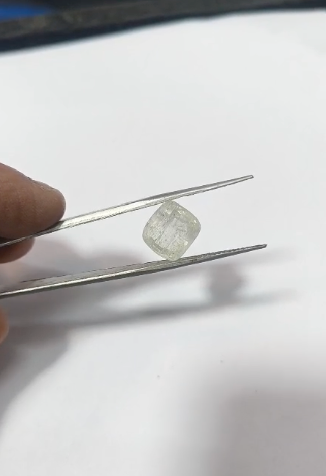 White Sapphire Stone | Safed Pukhraj