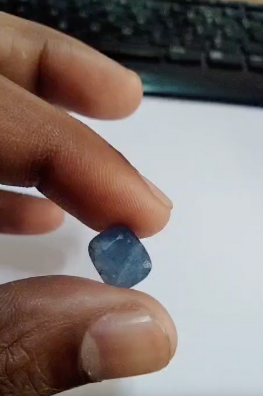 Blue sapphire stone