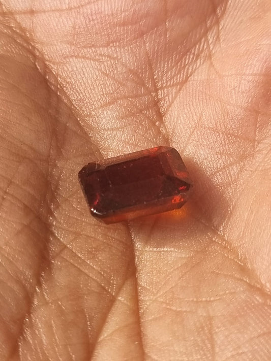 Gomed stone