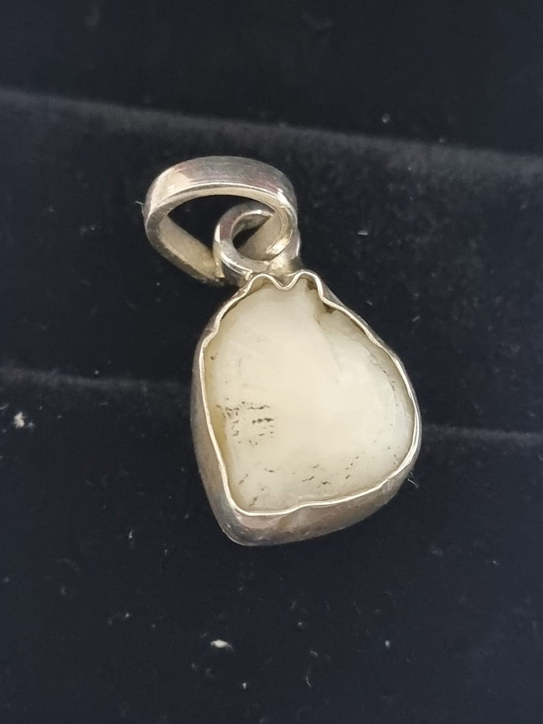 Procedure of Wearing Machmani Stone