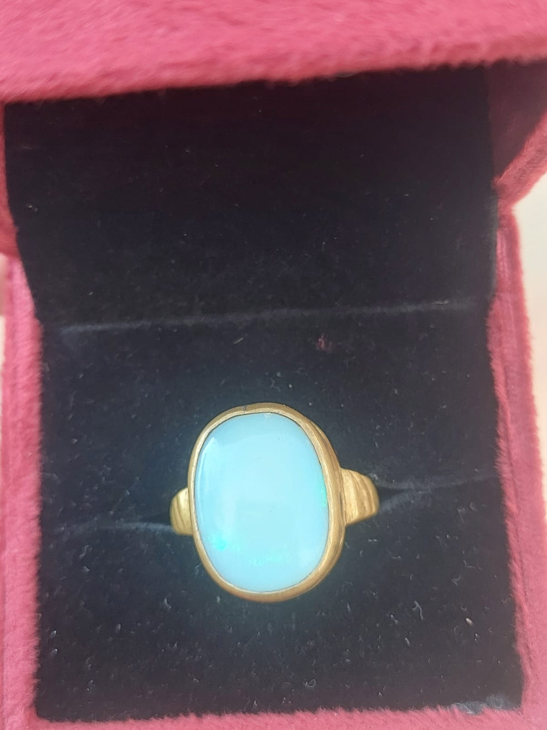 Opal stone ring