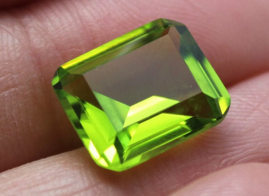 Peridot Stone Name in Hindi