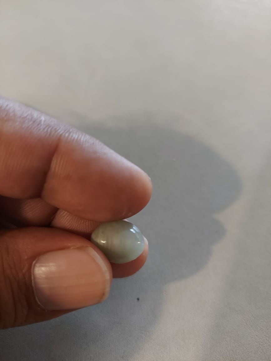 Cat's eye gemstone