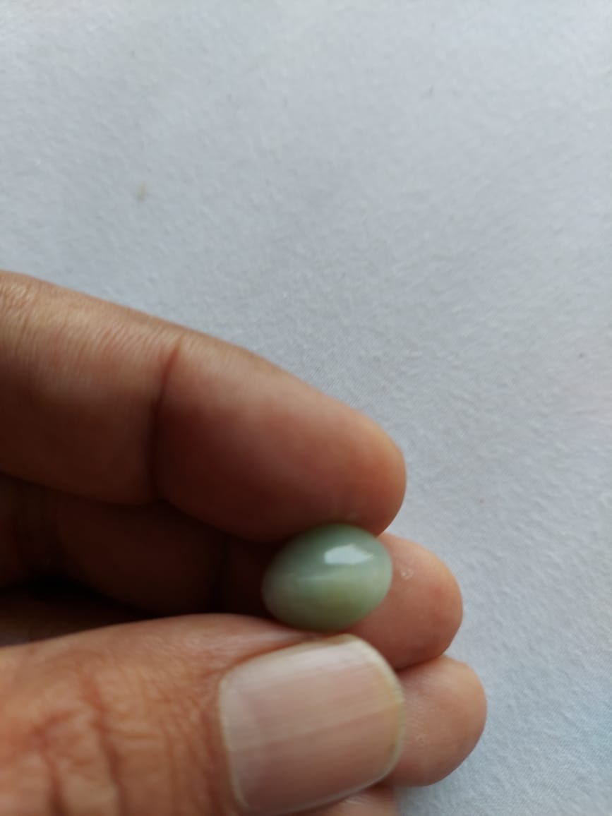 How much ratti of Lehsunia (Cat's eye) should one wear?