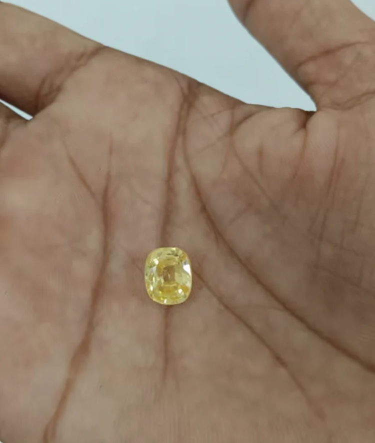 Buy original Yellow Sapphire stone |  Pukhraj stone online at bets price