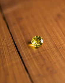 5 Ratti Yellow Topaz stone