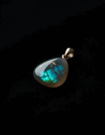 Labradorite Stone pendant