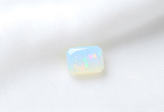 6 Carat Opal stone | 6 Carat White Opal | Australia