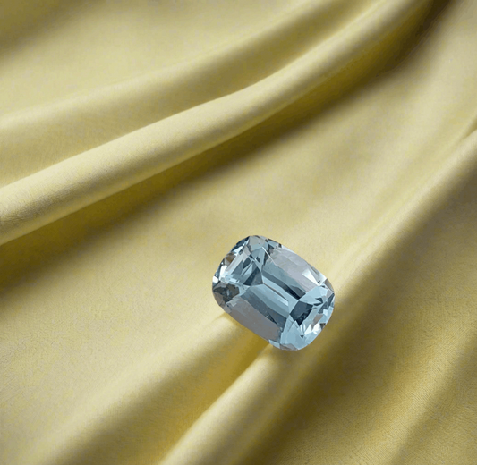 6 ratti Aquamarine Gemstone | 6 ratti Beruj Ratan | Stress Relief and Throat