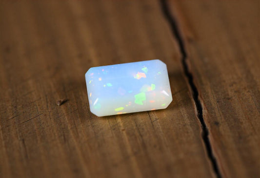 7 Carat Opal stone | 7 Carat White Opal | Australia