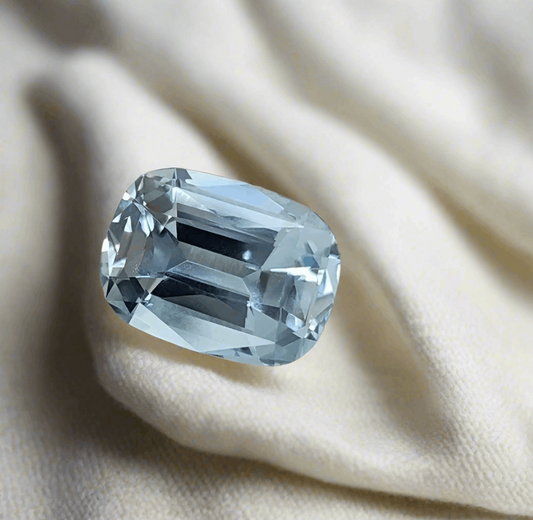 9 ratti Aquamarine Gemstone | 9 ratti Beruj Ratan | Stress Relief and Throat