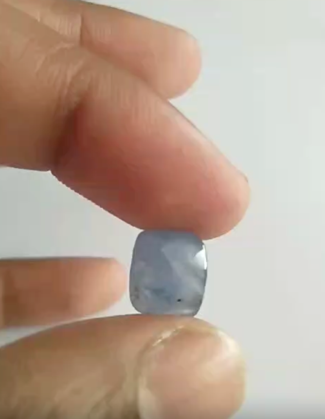 Blue Sapphire stone Neelam stone Ceylon (Sri Lanka) Carat
