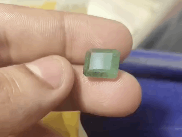 Emerald stone | Panna stone | 7 carat | Zambia