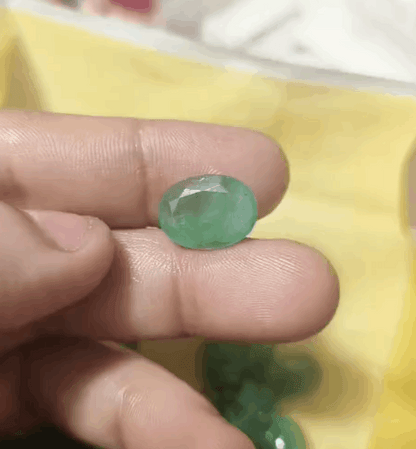 Emerald stone | Panna stone | 9 carat | Zambia 