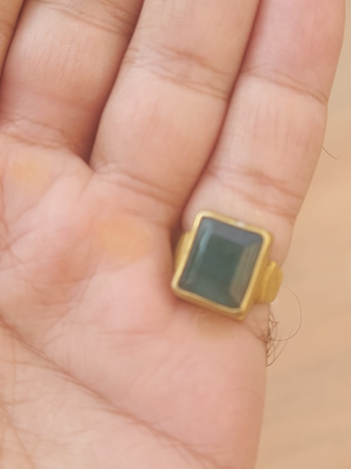 Emerald stone ring