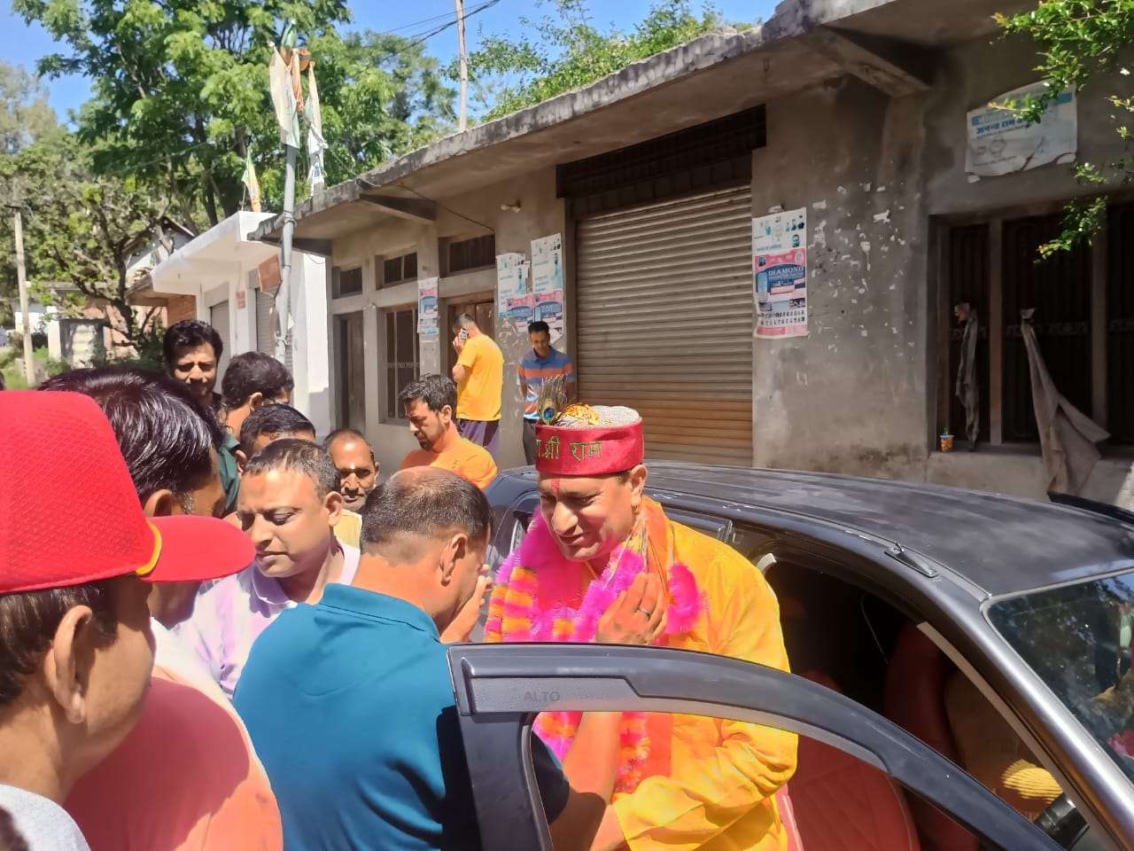 Expert Astrologer - Rajeev Sharma | Chandigarh welcomed by people