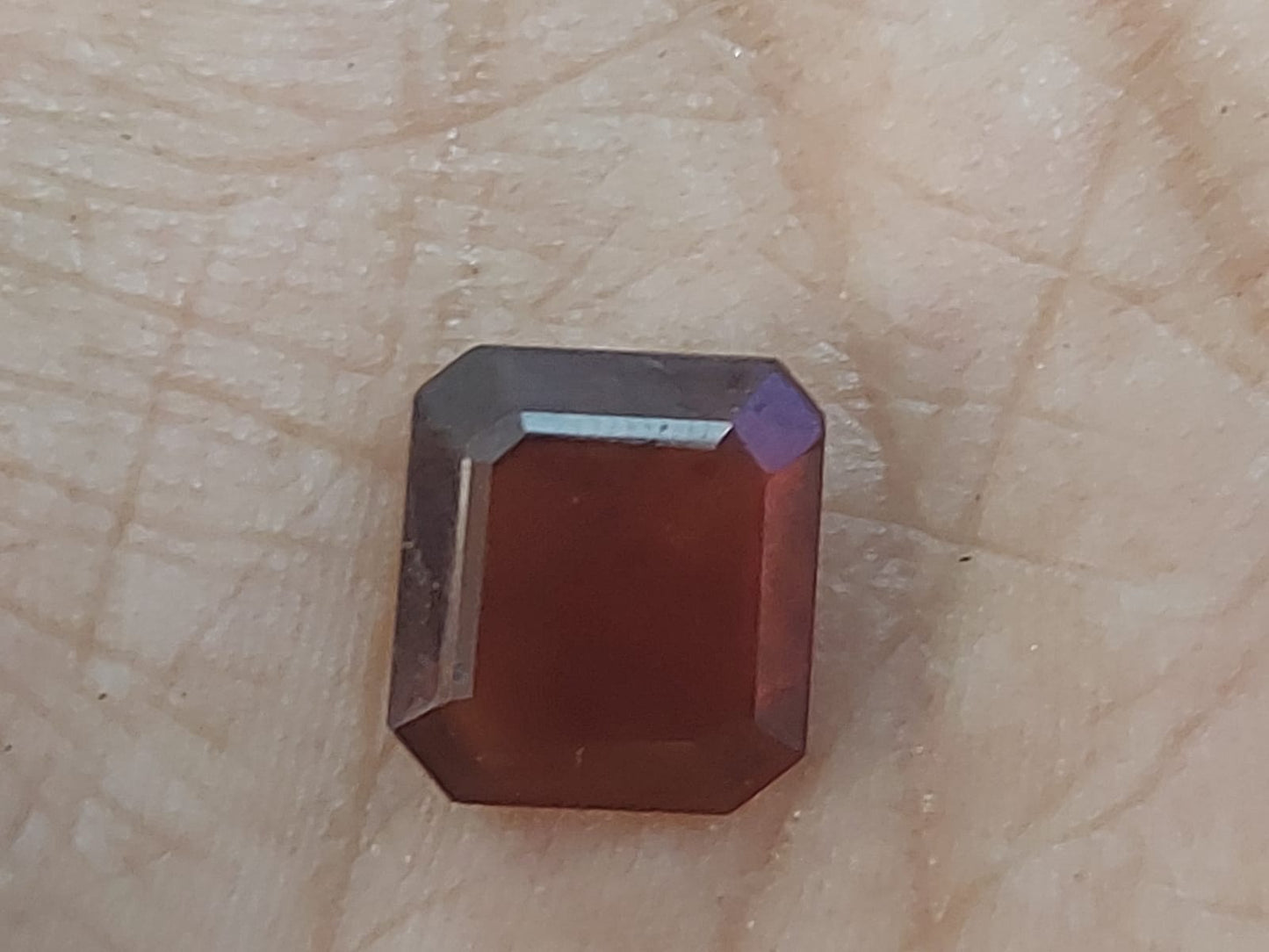 Gomed Stone | Gomedhikam stone | 10 Carat | Siloni Gomed | With Certificate