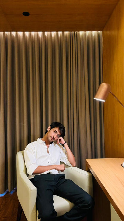 Online Consultation with Expert Astrologer – Acharya Aaryan Singh | Ahmedabad