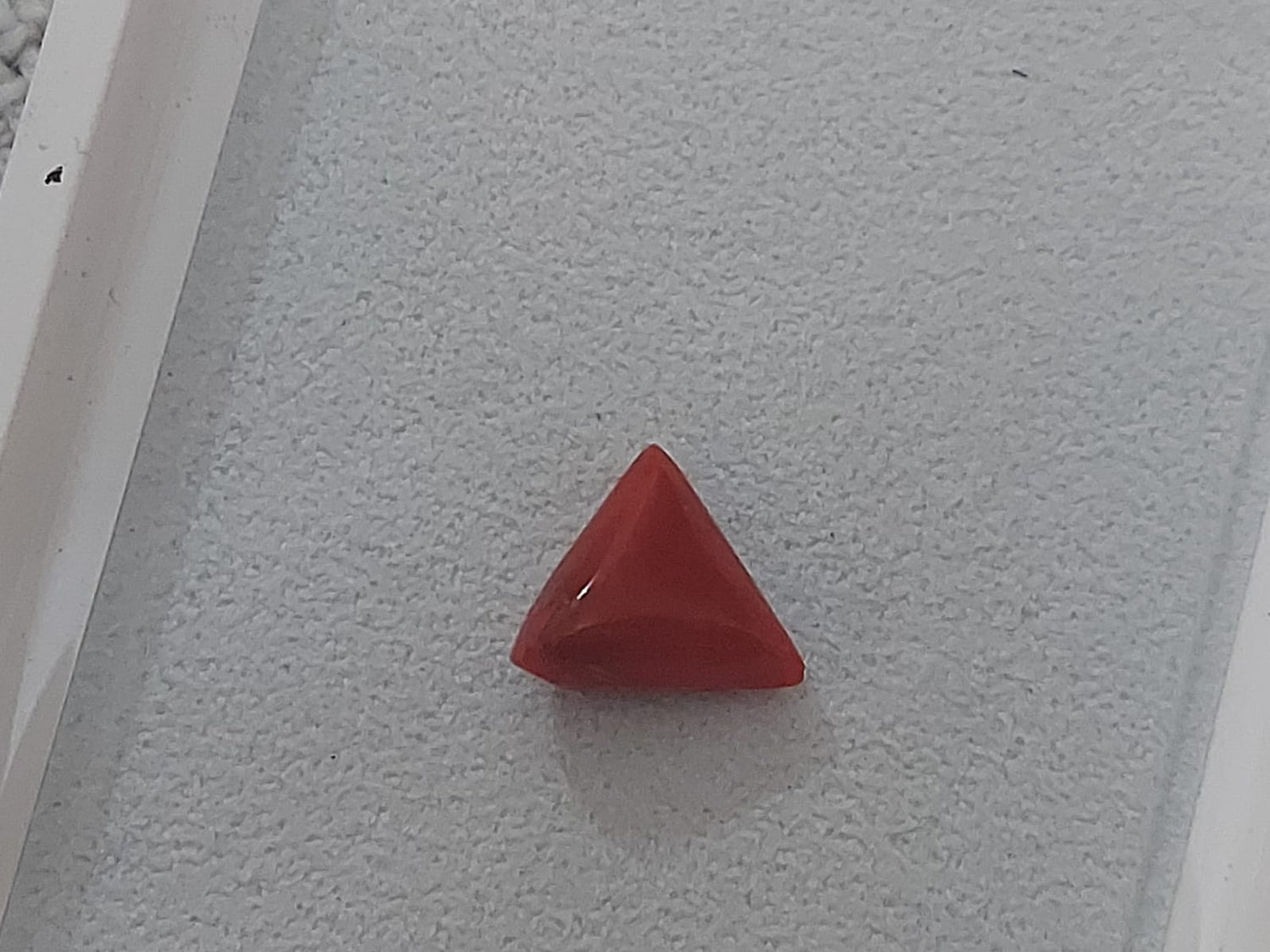 Red Coral Moonga stone Italian Triangle ratti With Cert – With silver pendant – Vedic Crystals