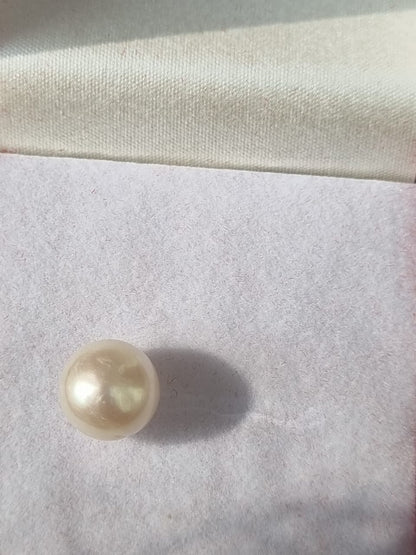 South Sea Pearl Stone - 4.25 Ratti