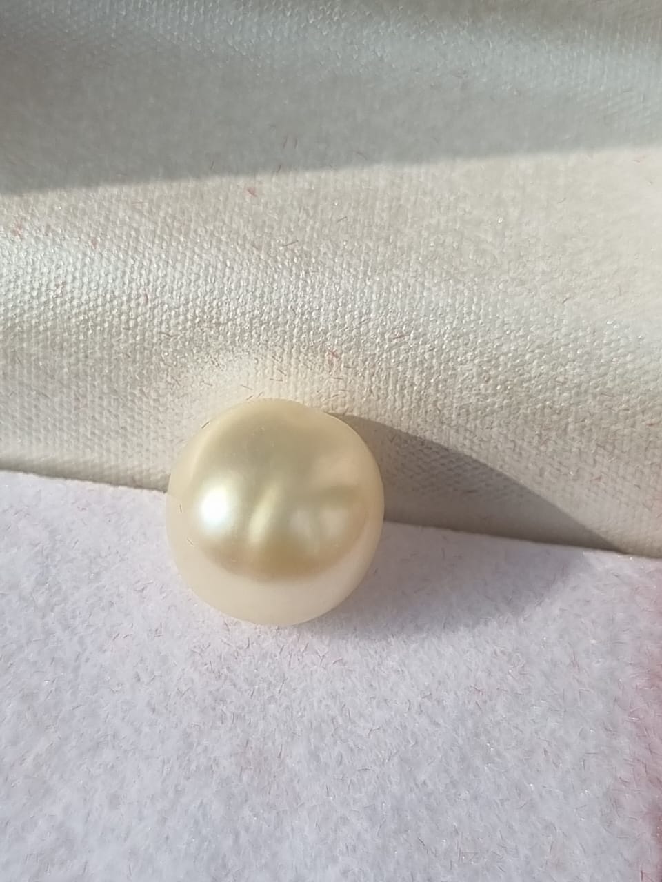 South Sea Pearl Stone - 9 Carat