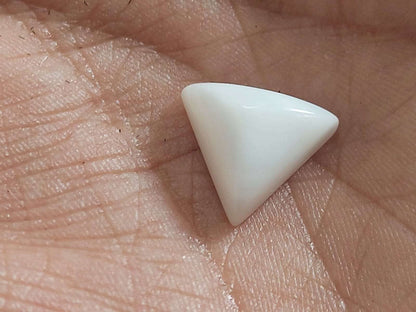White Coral Stone | Safed Mooonga | Triangle | 9 Carat 
