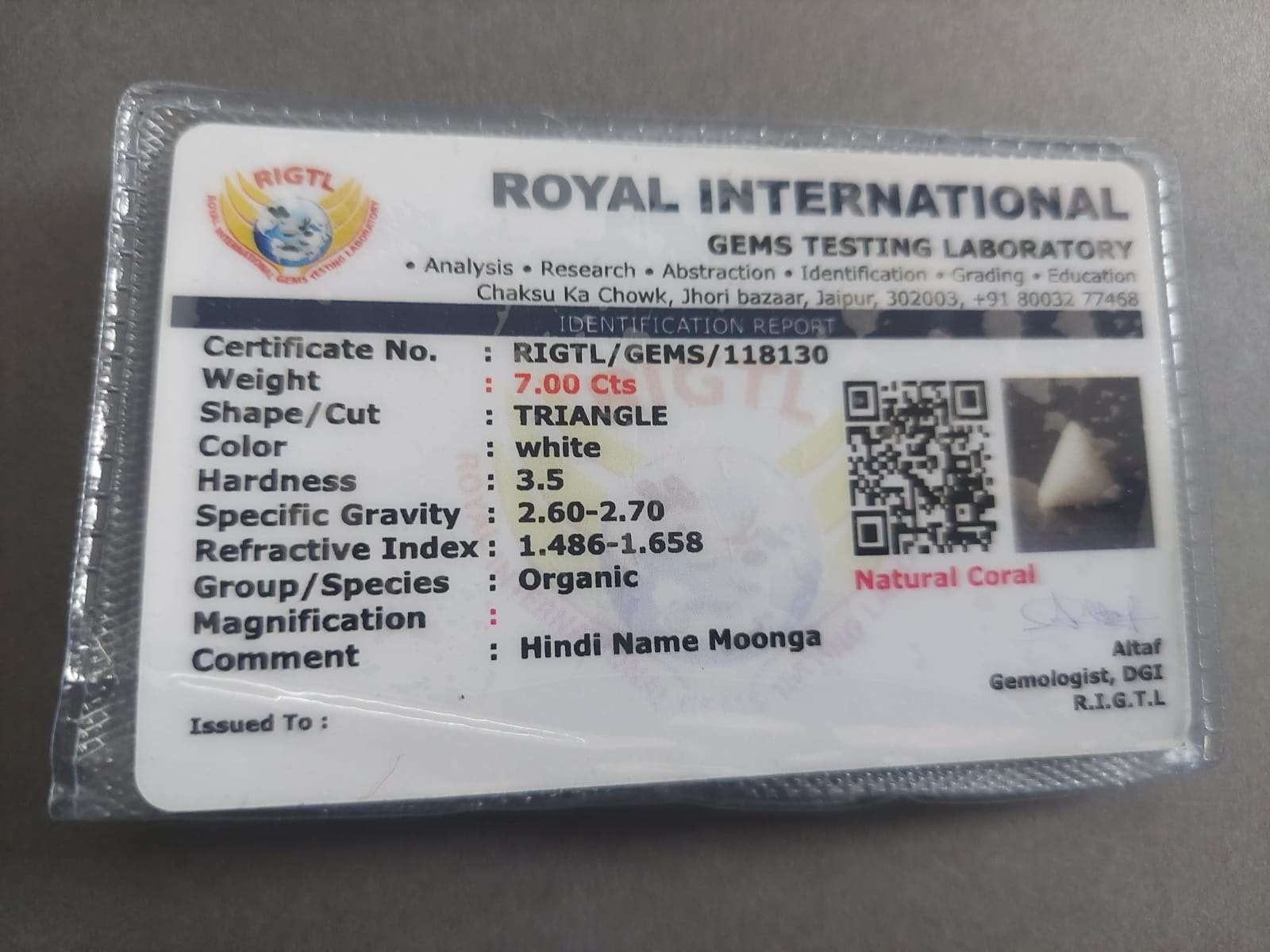 White coral certificate | triangle | 7 carat