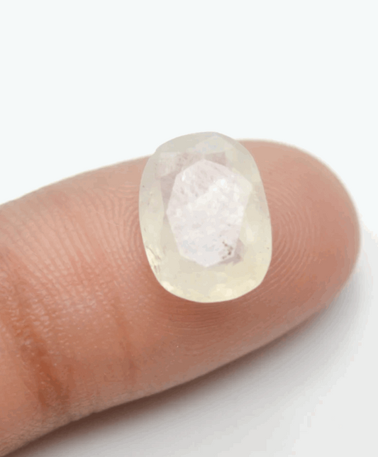 White Sapphire ratti | stone for Venus