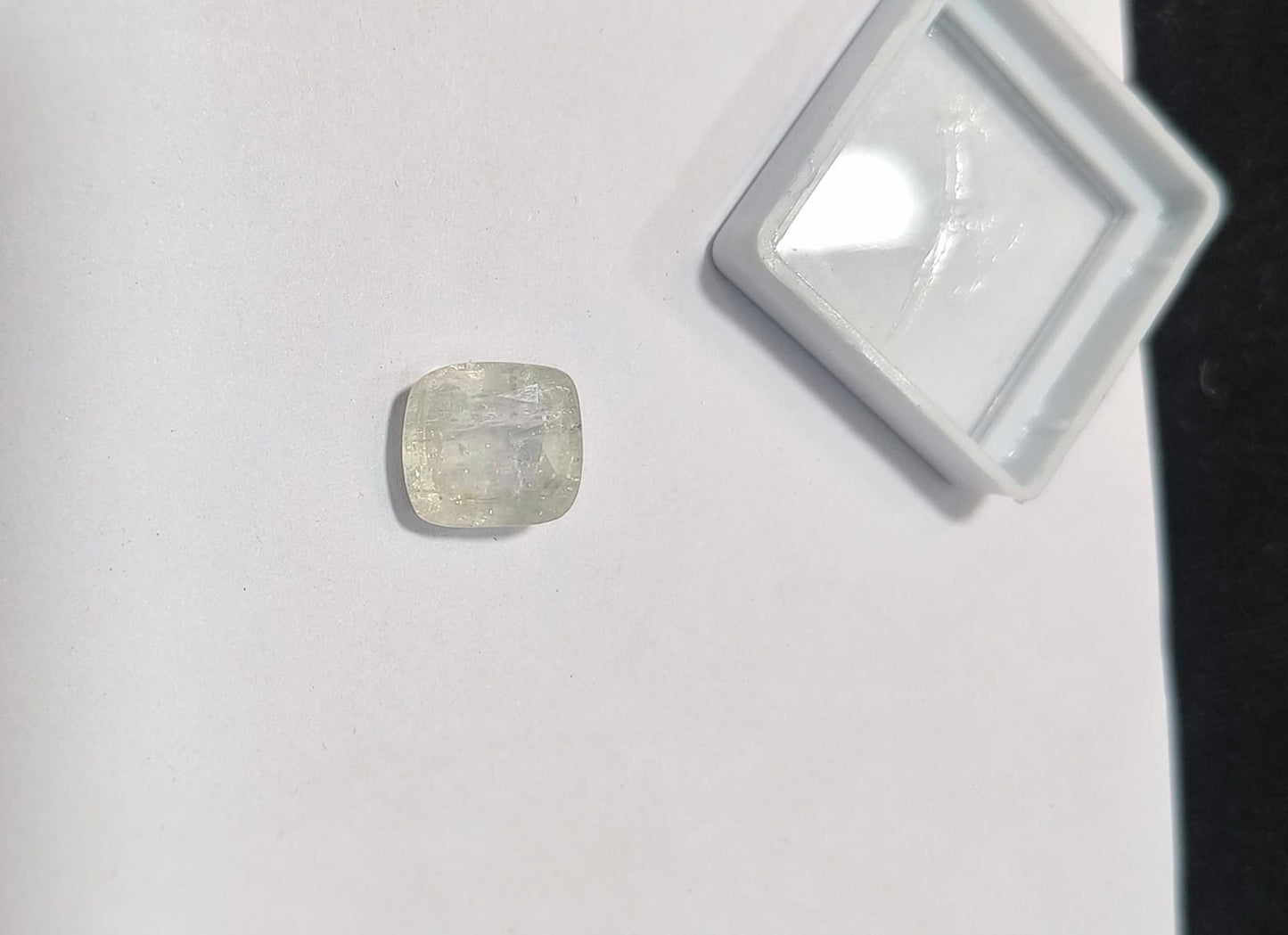 White Sapphire | Safed Pukhraj | 10 Carat 