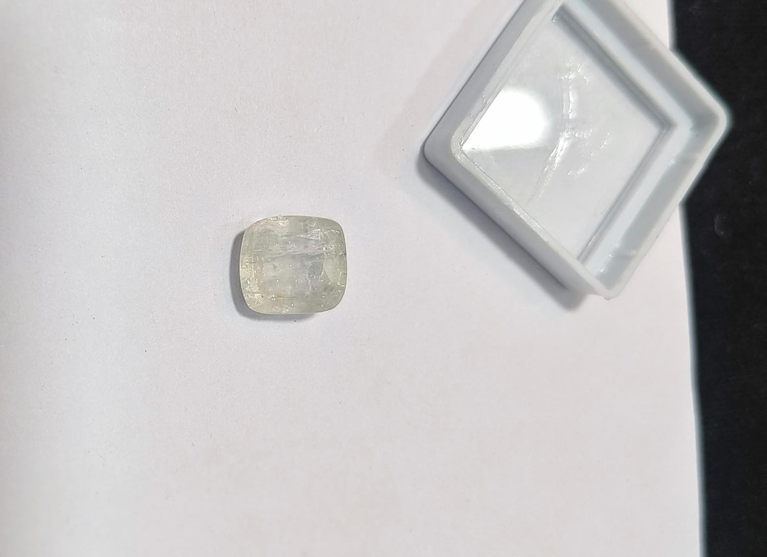 White Sapphire | Safed Pukhraj | 10 Carat 