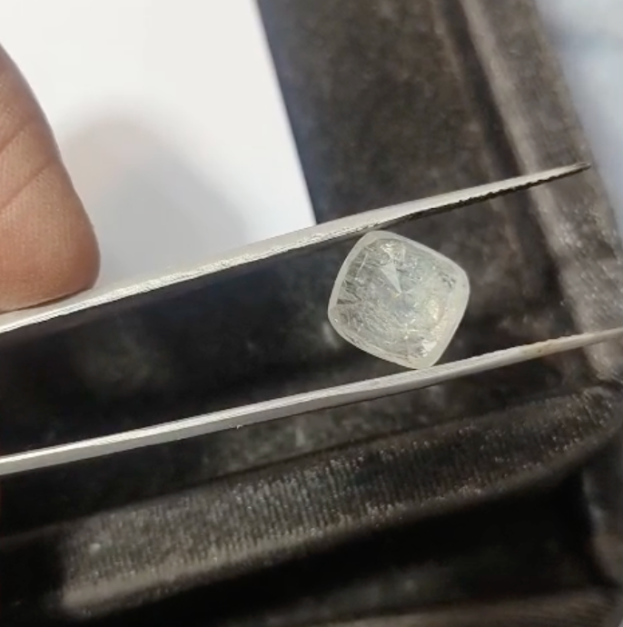 White Sapphire | Safed Pukhraj | Sri Lankan | 8 ratti 