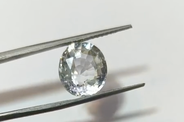 White Zircon Stone | Safed Jarkan | 9.5 carat | With Certificate