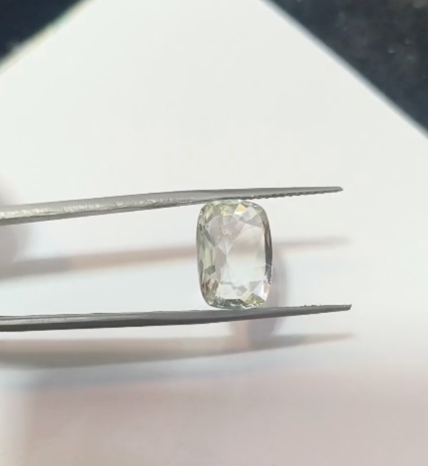 White Zircon Stone Safed Zircon Carat With Certificate