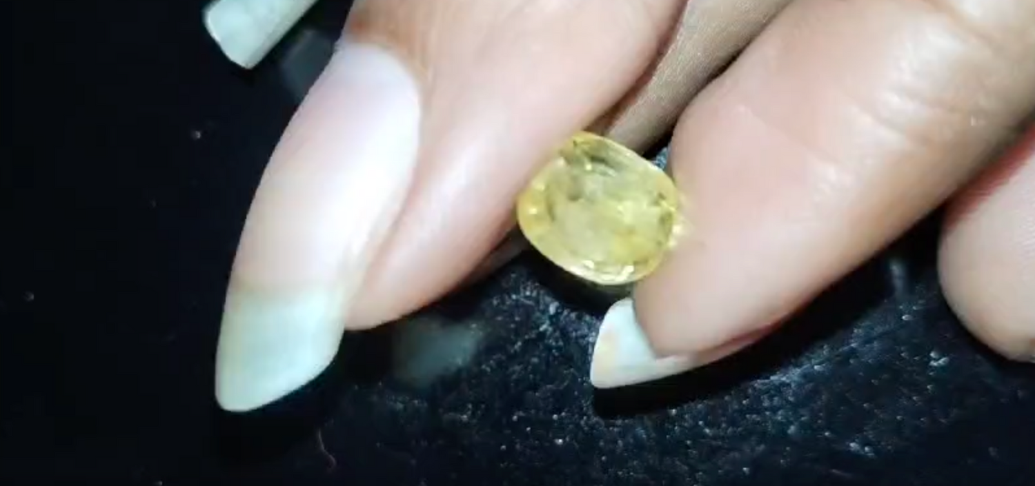 Yellow Sapphire stone - 5 ratti | Ceylon