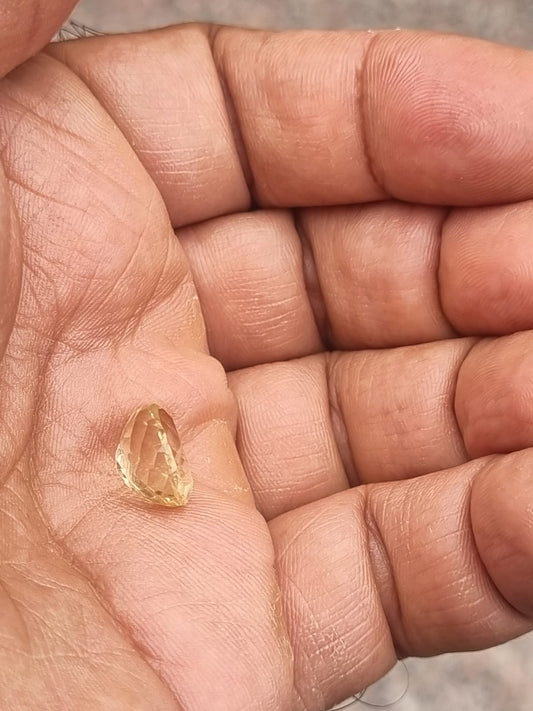 Yellow Topaz stone - 6 Carat