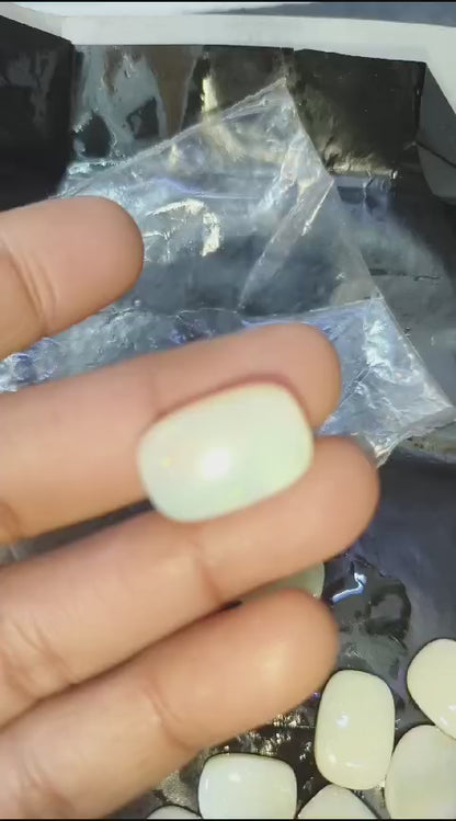 Opal stone | White Opal | Australia | 7.25 ratti 